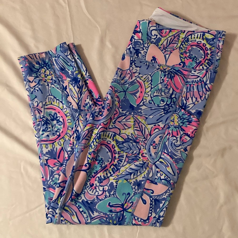 Lilly Pulitzer Beautiful Weekender Luxletic Leggings. Pattern is Got Your Back